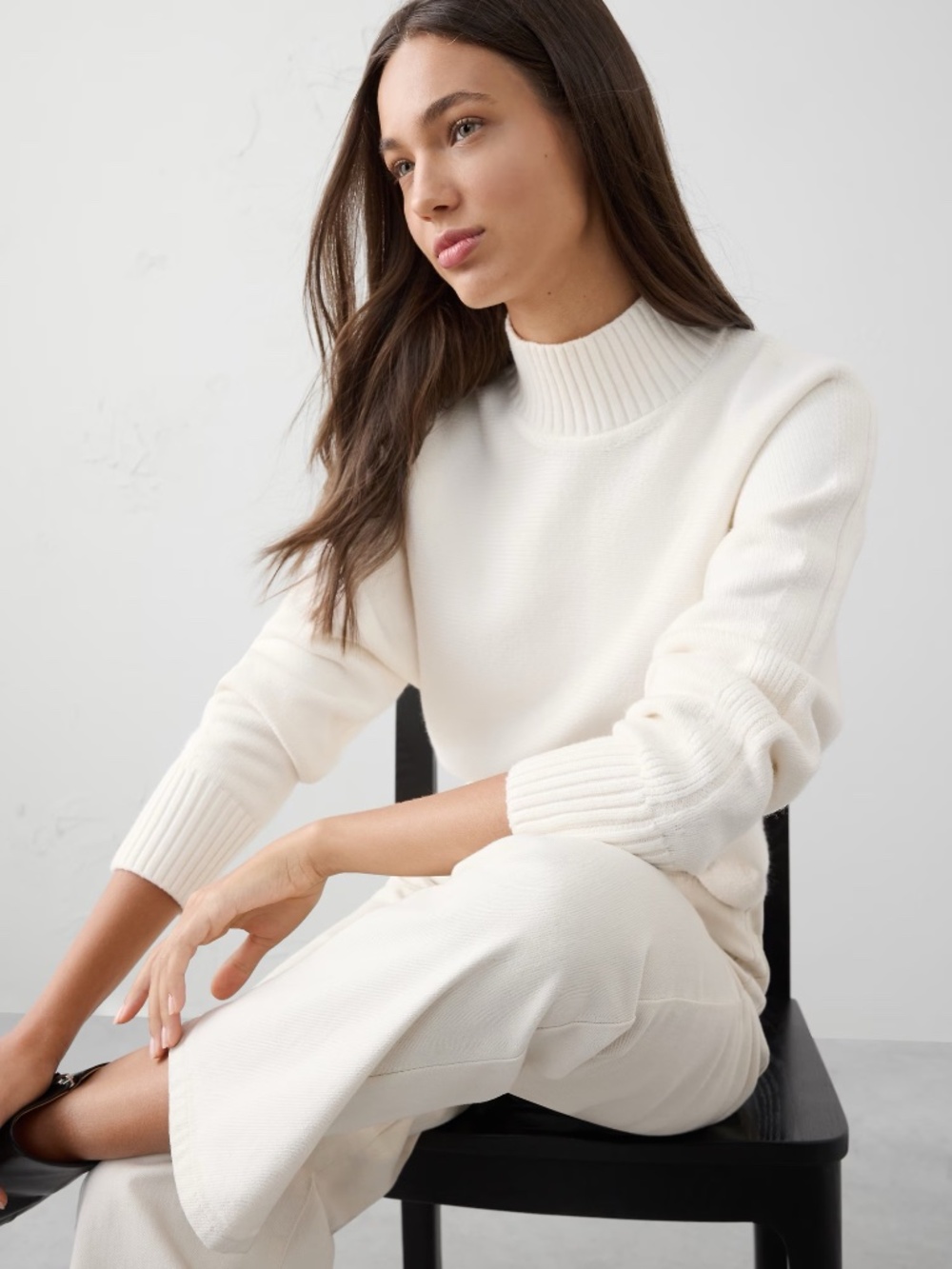 OVERSIZED TURTLENECK CROPPED SWEATER